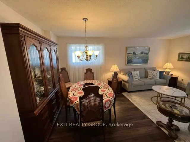 18 Diamond Crescent