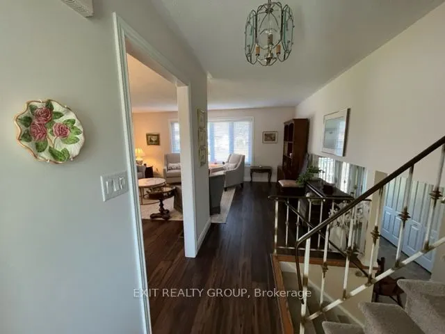 18 Diamond Crescent