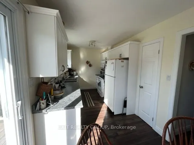 18 Diamond Crescent