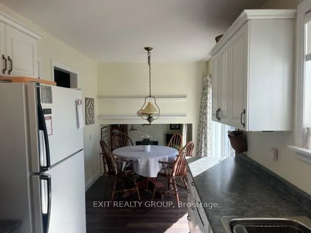 18 Diamond Crescent
