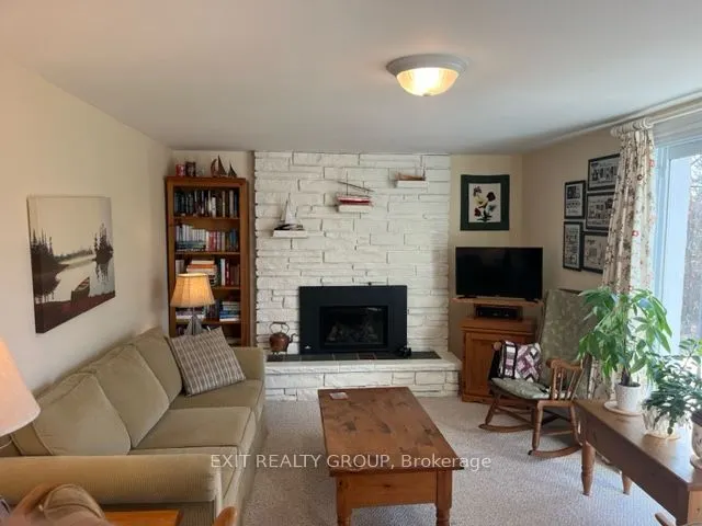 18 Diamond Crescent