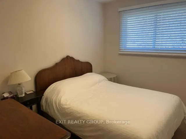 18 Diamond Crescent