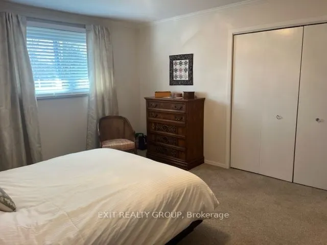 18 Diamond Crescent