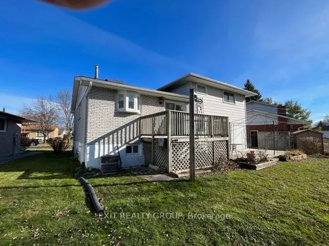 18 Diamond Crescent