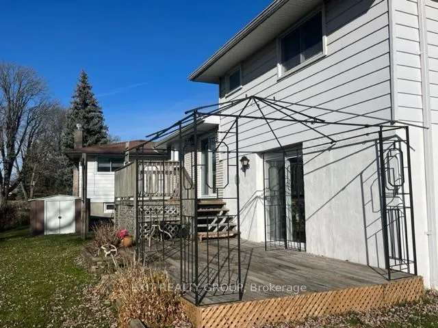 18 Diamond Crescent
