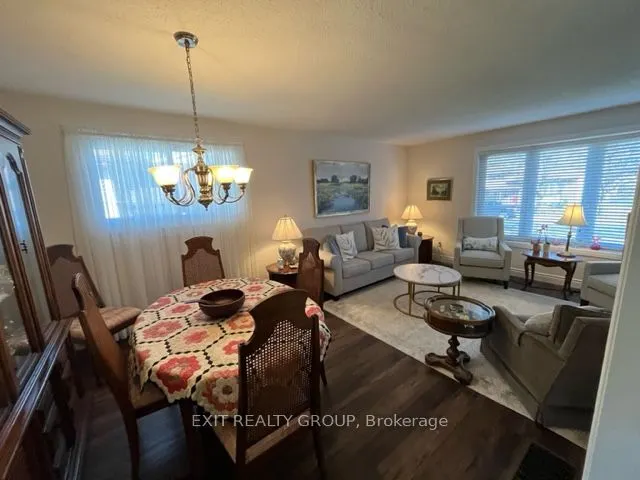 18 Diamond Crescent