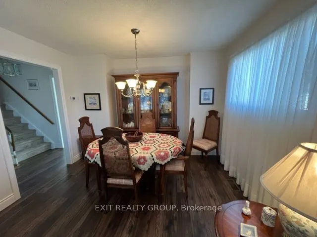 18 Diamond Crescent