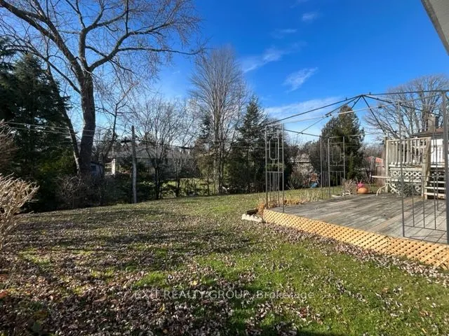 18 Diamond Crescent