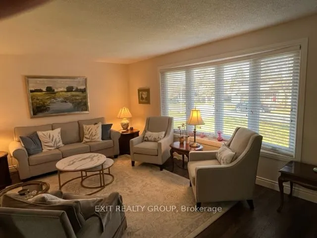 18 Diamond Crescent