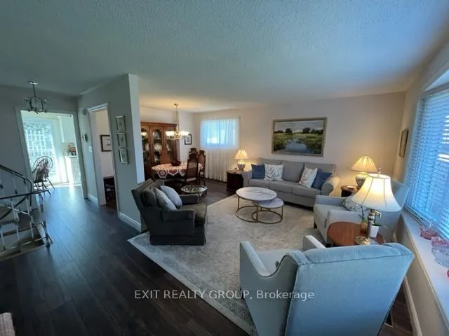 18 Diamond Crescent