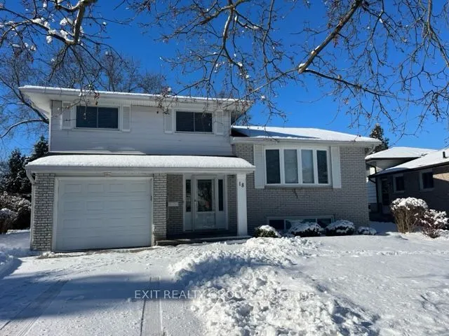 18 Diamond Crescent