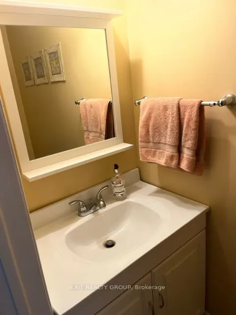 18 Diamond Crescent