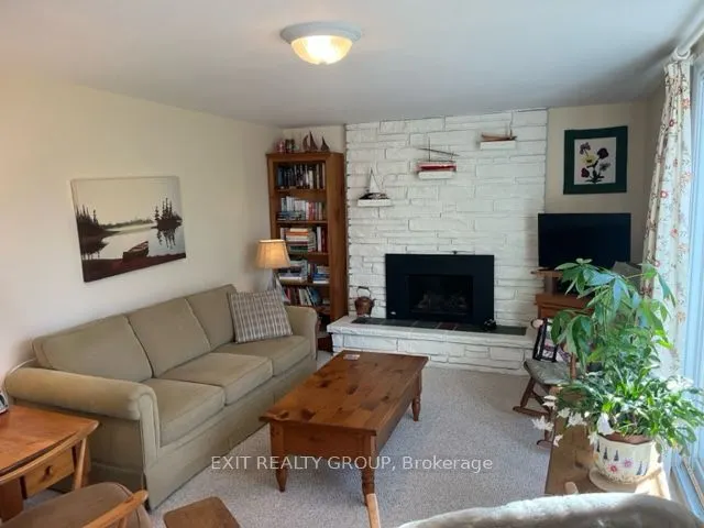 18 Diamond Crescent