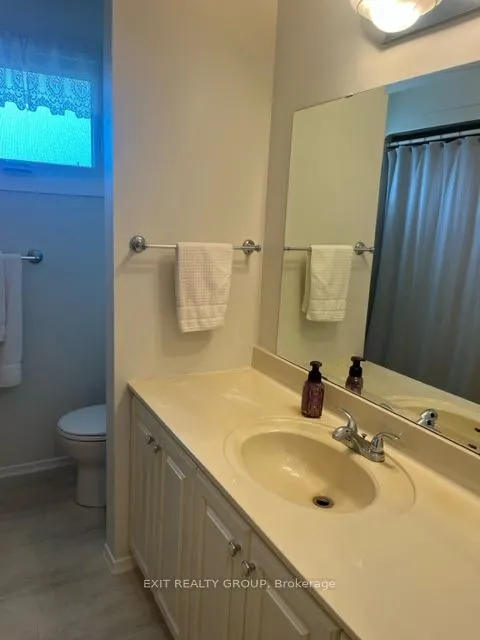 18 Diamond Crescent