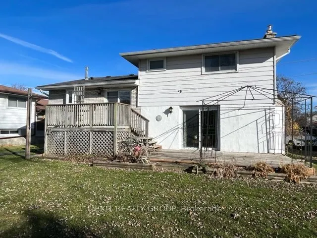 18 Diamond Crescent