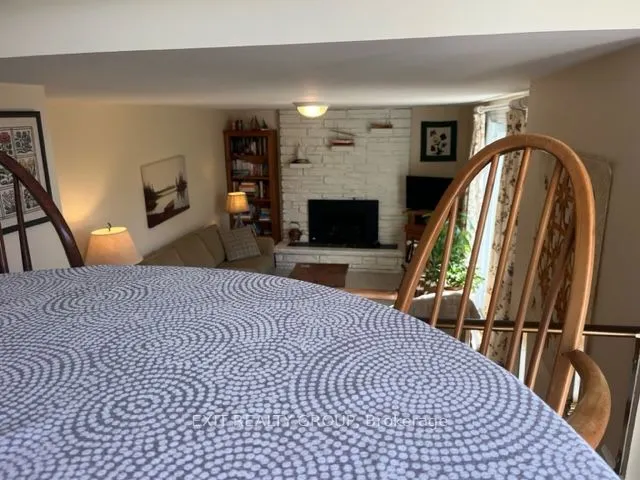 18 Diamond Crescent