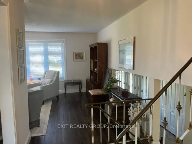 18 Diamond Crescent