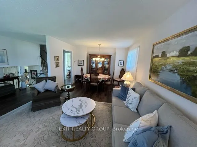 18 Diamond Crescent