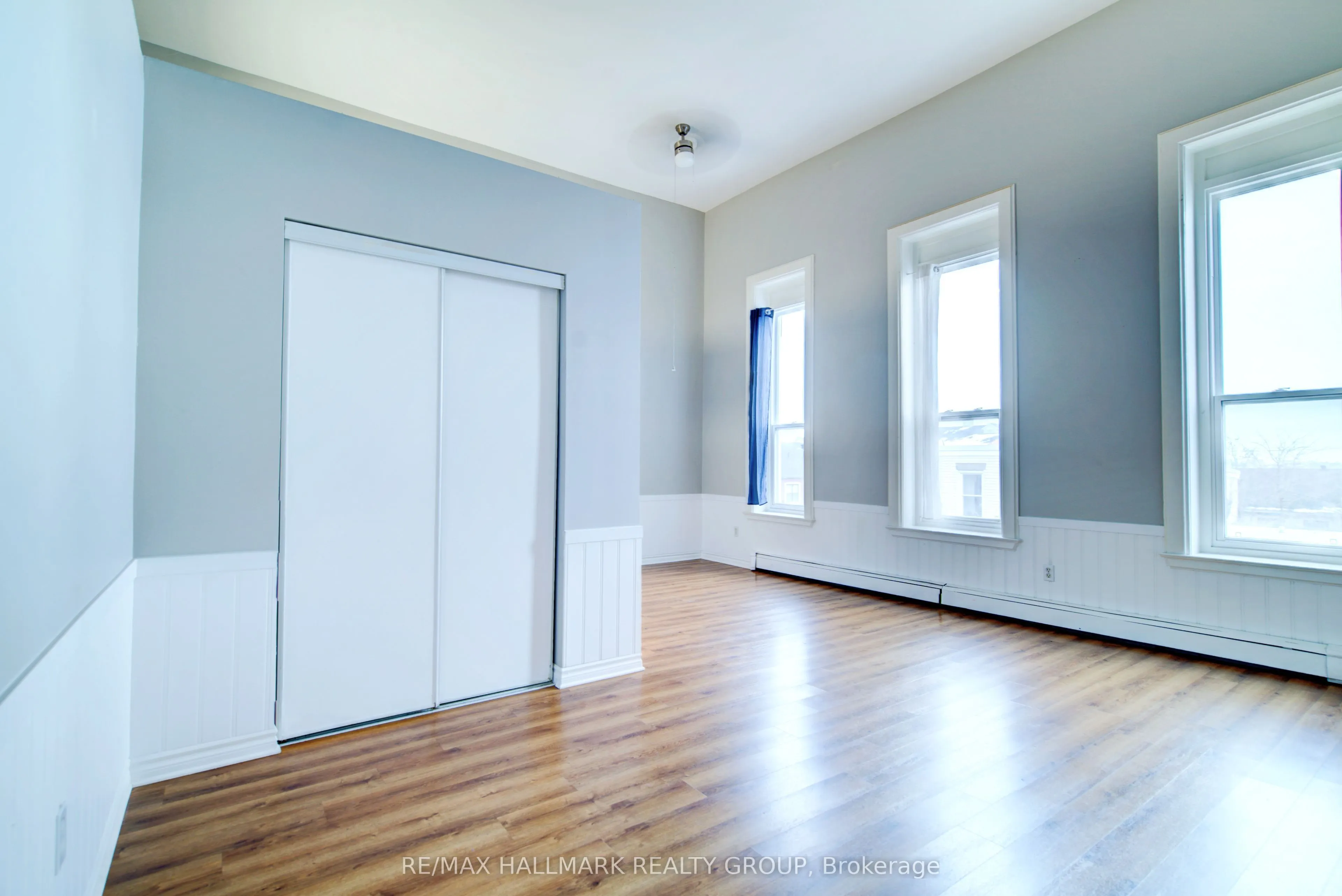 192 King Street W