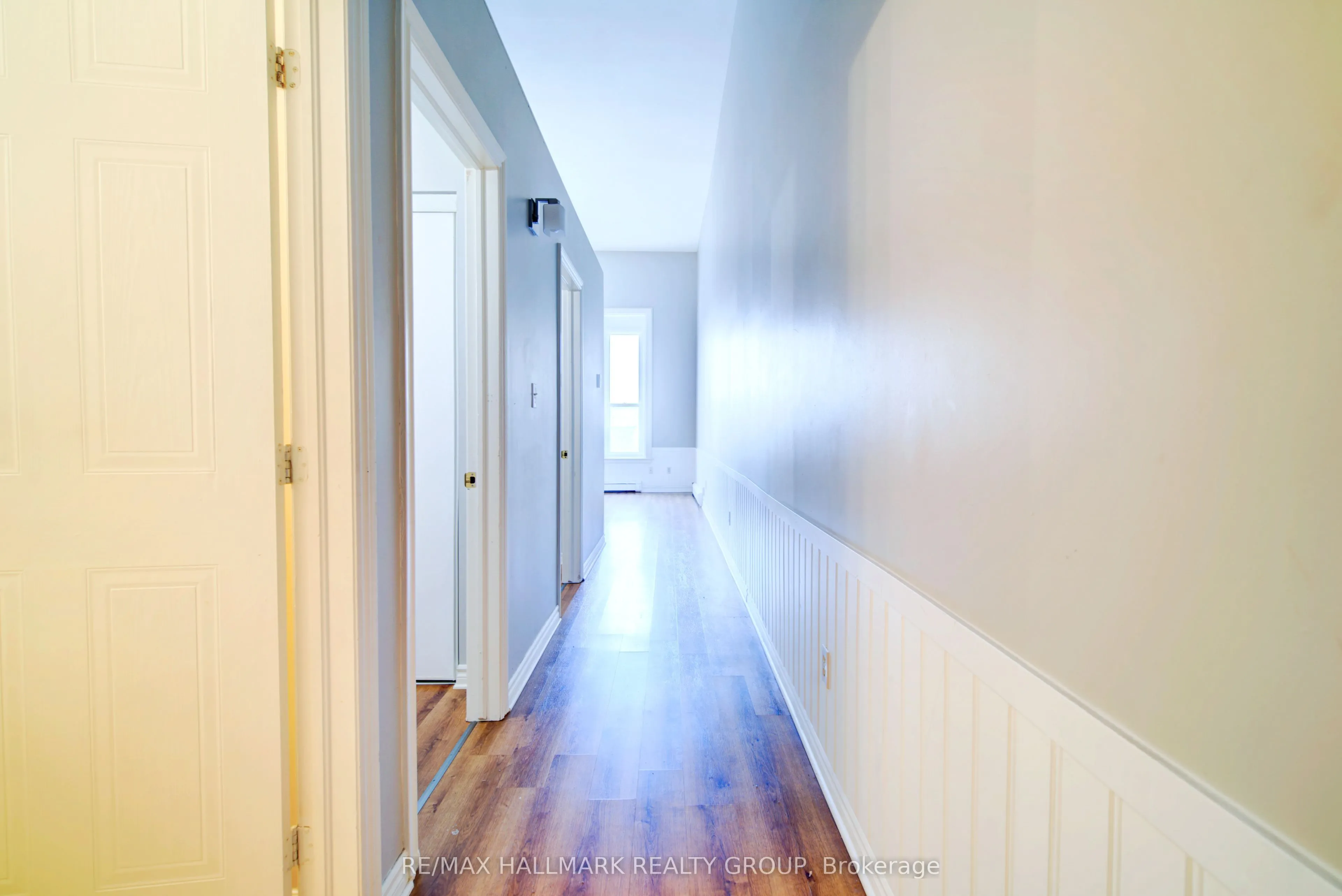 192 King Street W