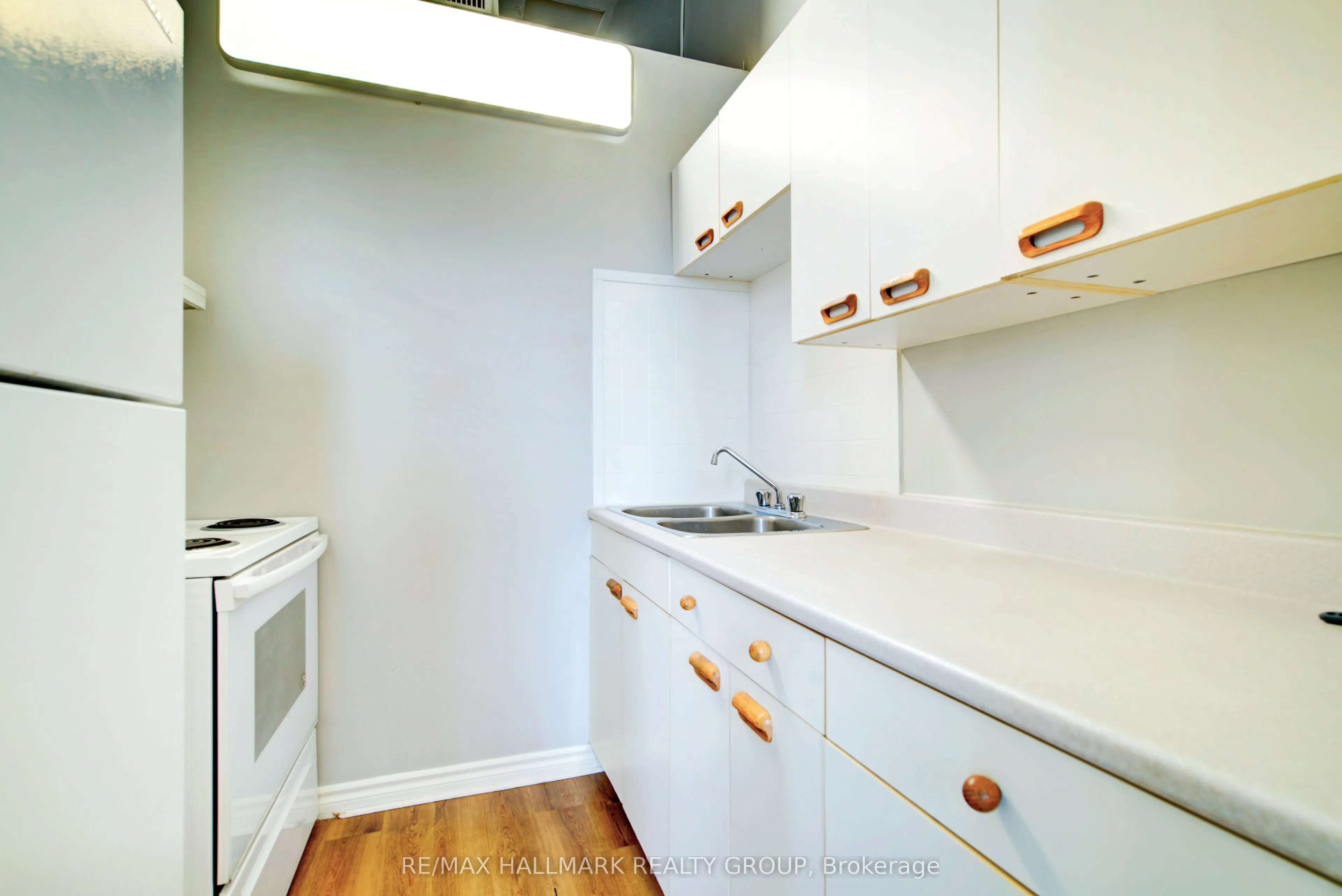 192 King Street W