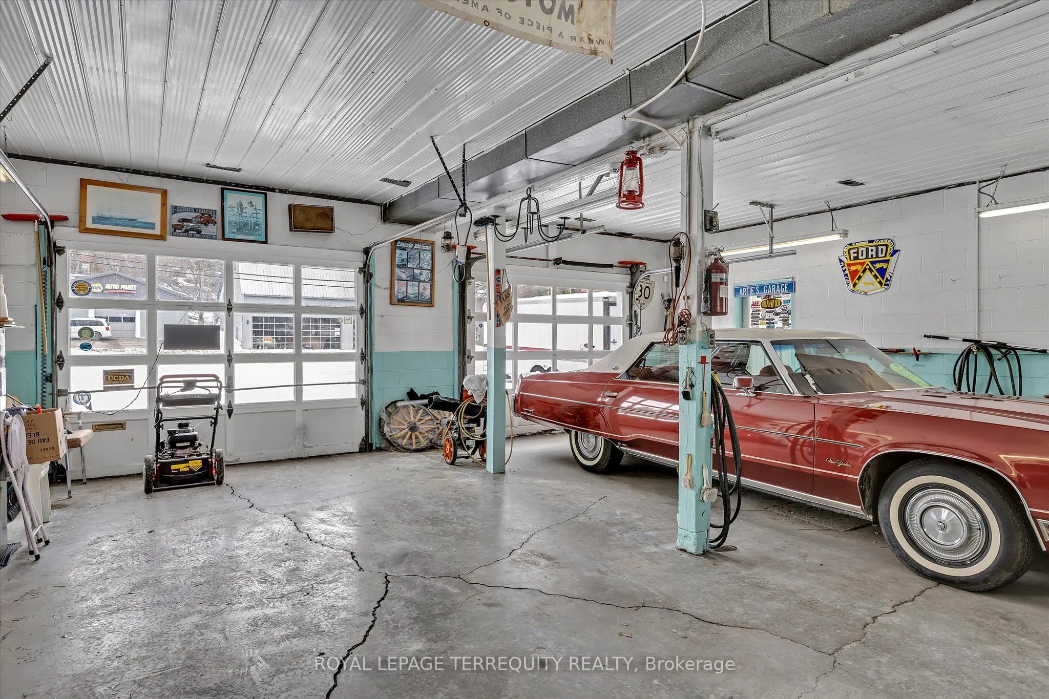 119 Bridge Street W