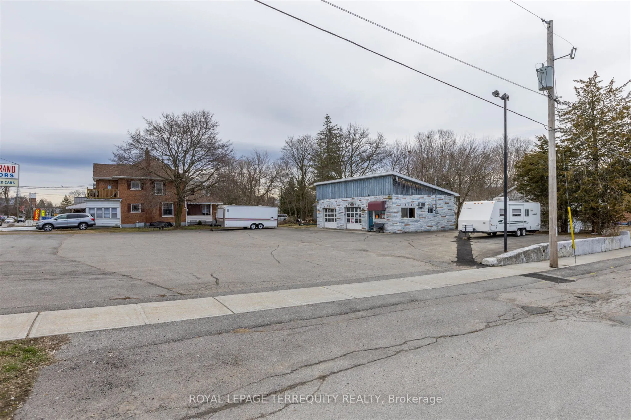119 Bridge Street W