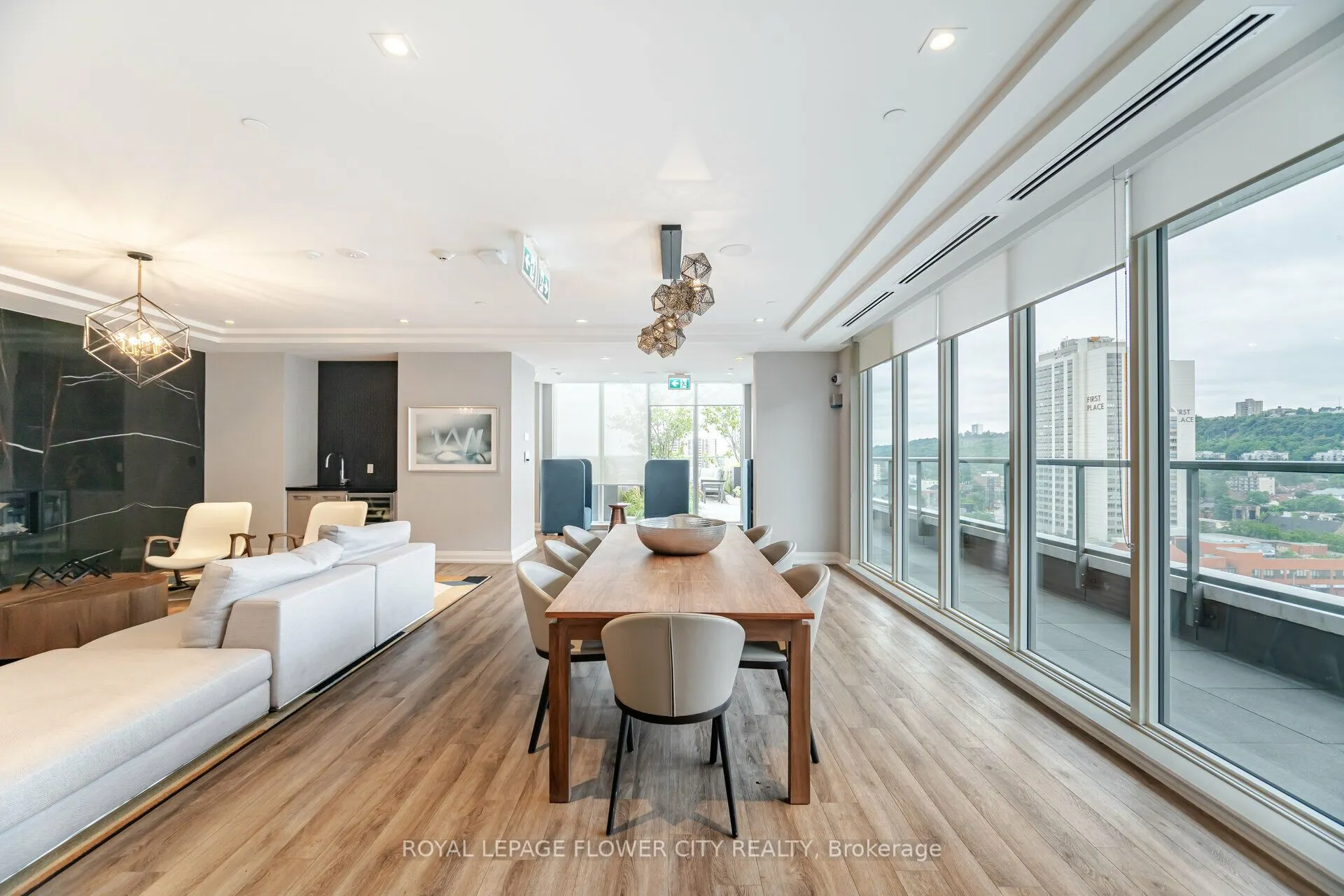 212 King William Street, #604
