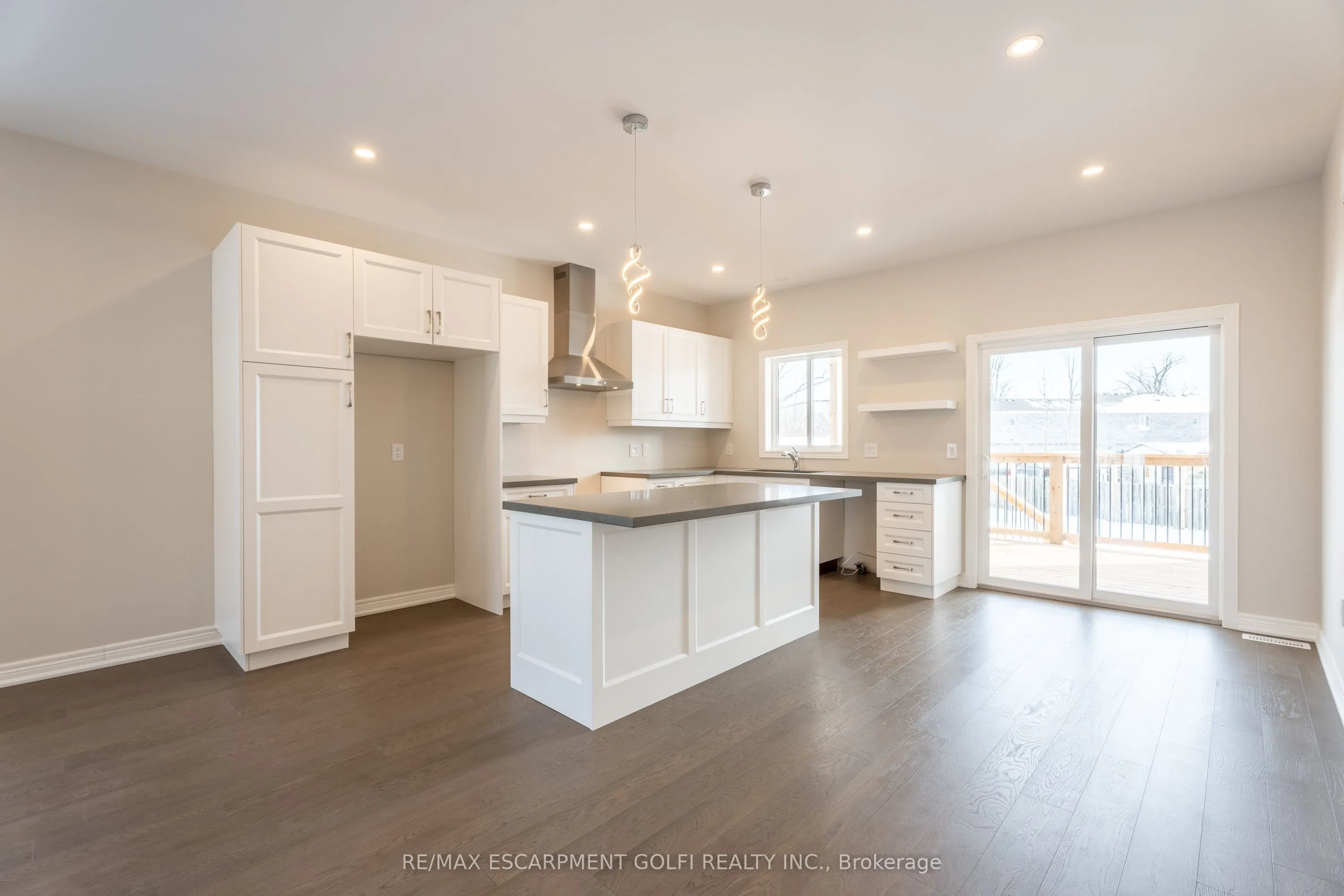 735 Dominion Road