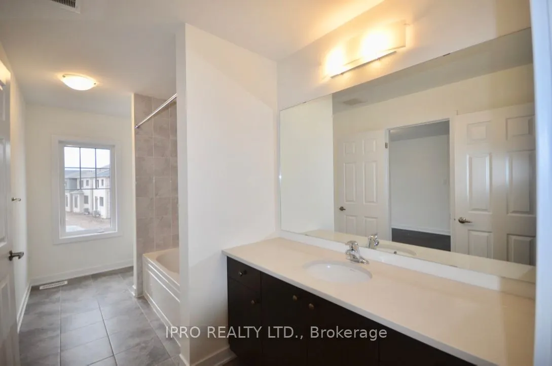 166 Aviron Crescent