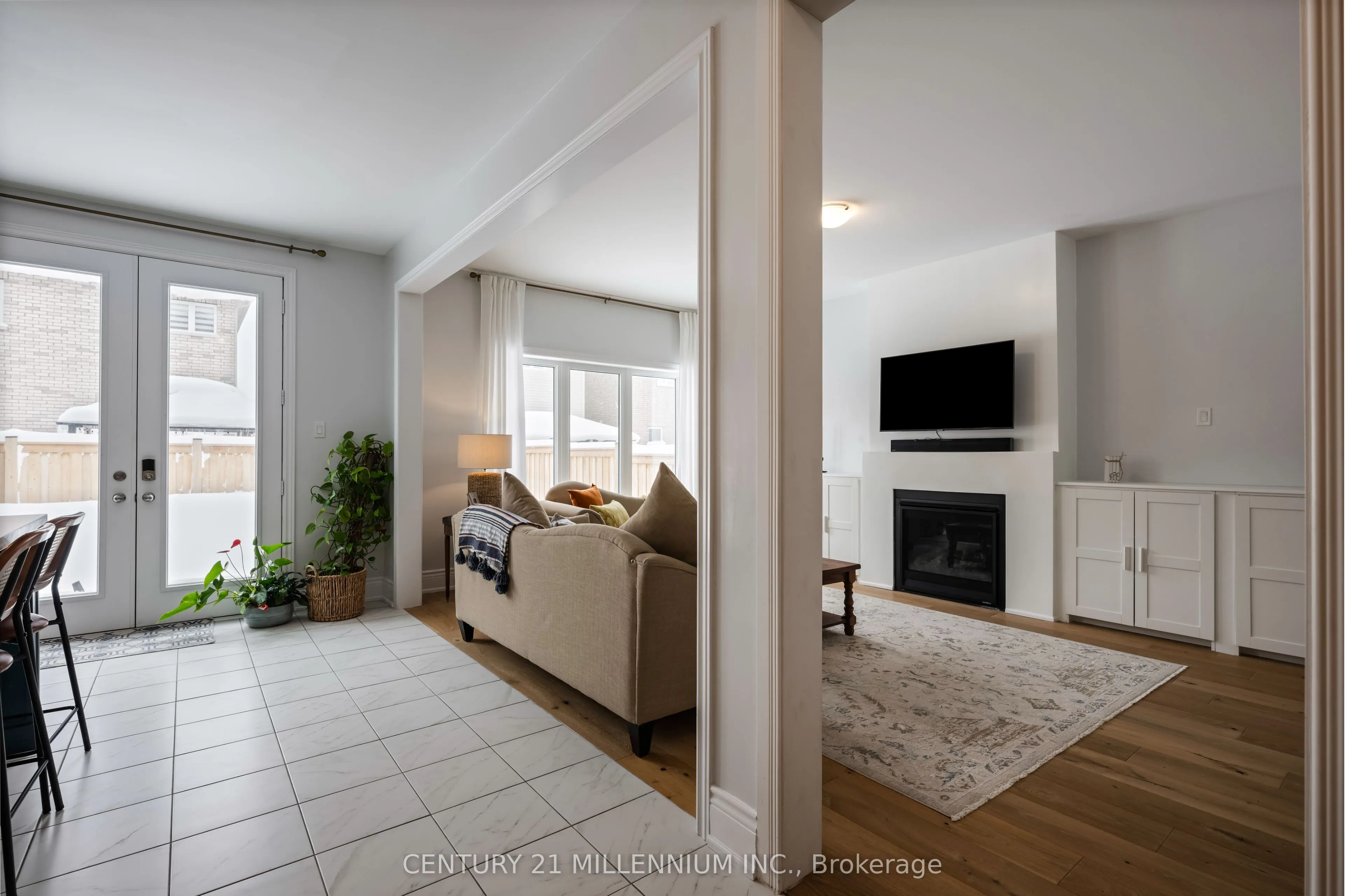 712 Gilmour Crescent