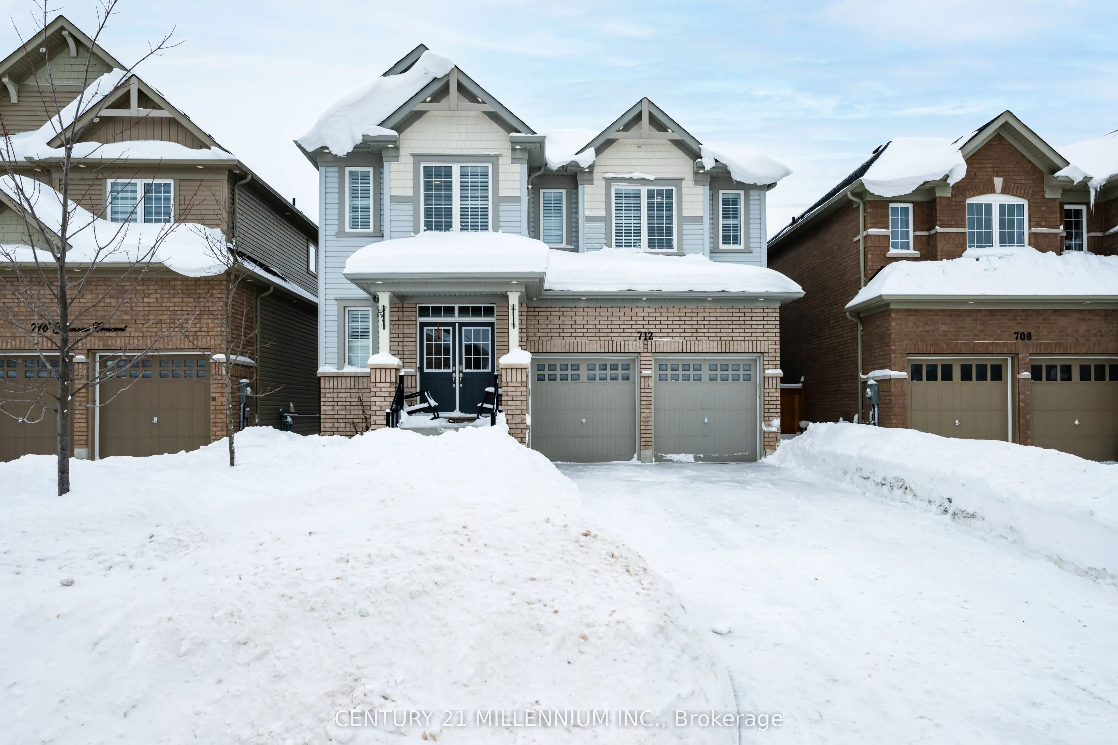 712 Gilmour Crescent