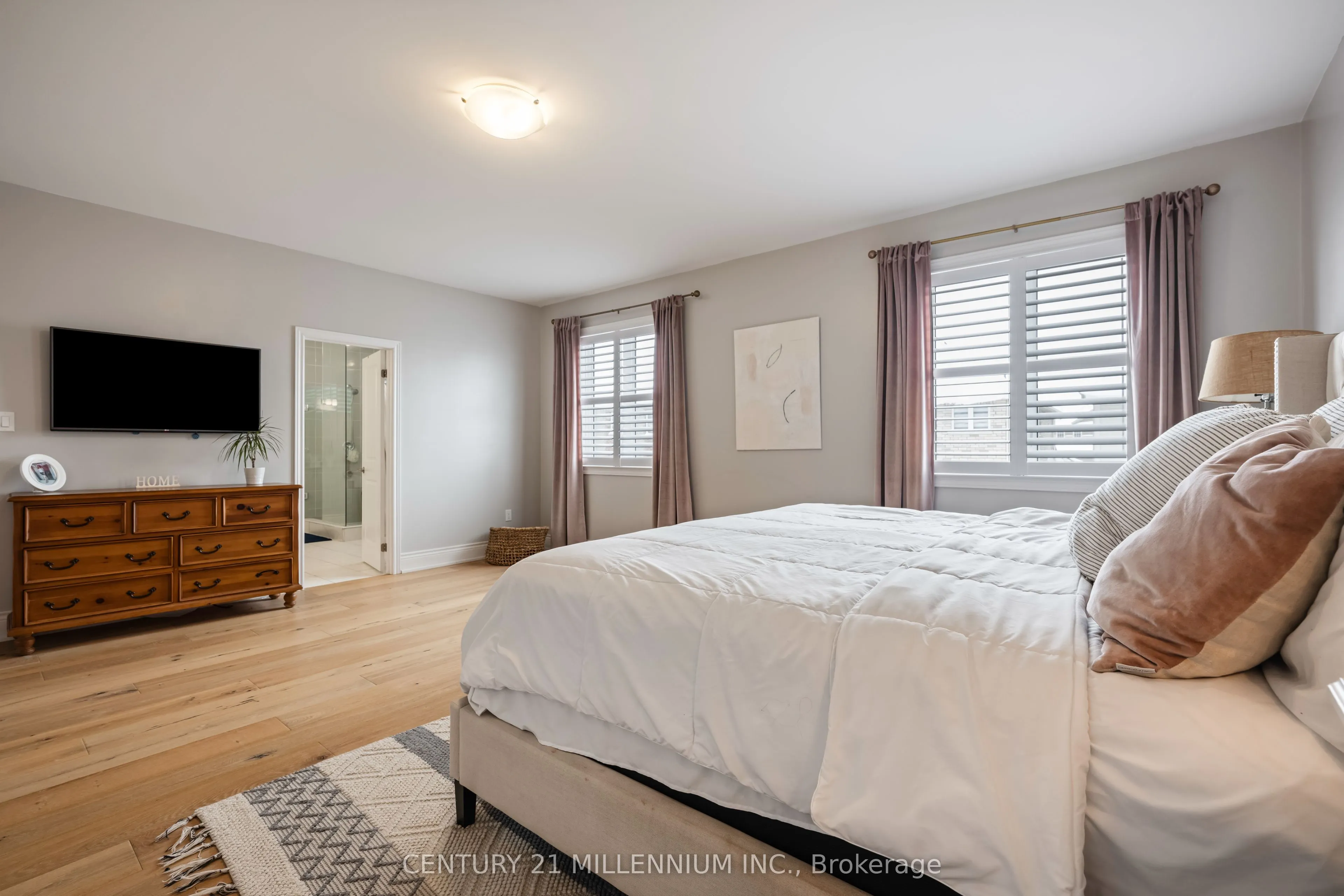 712 Gilmour Crescent