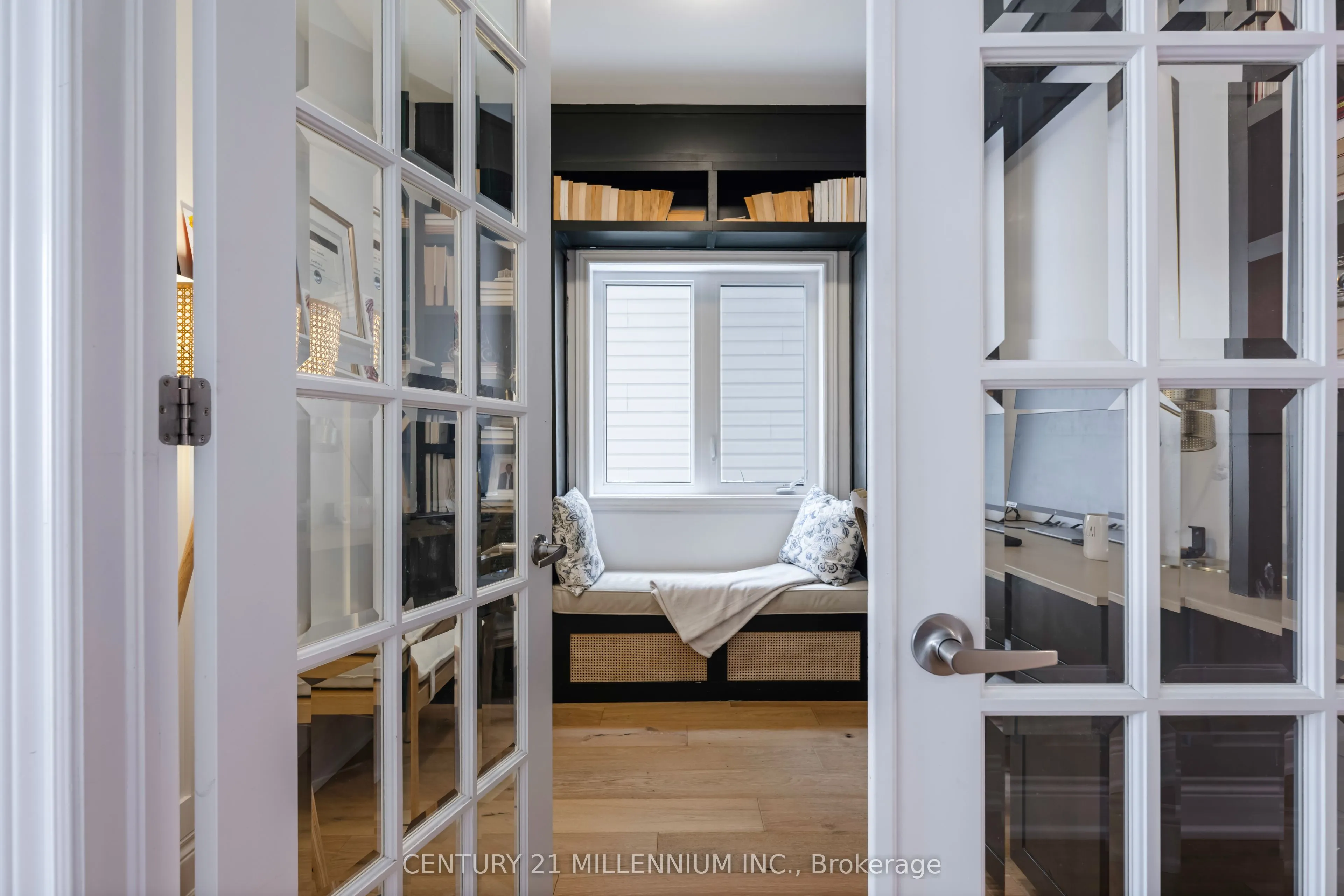712 Gilmour Crescent