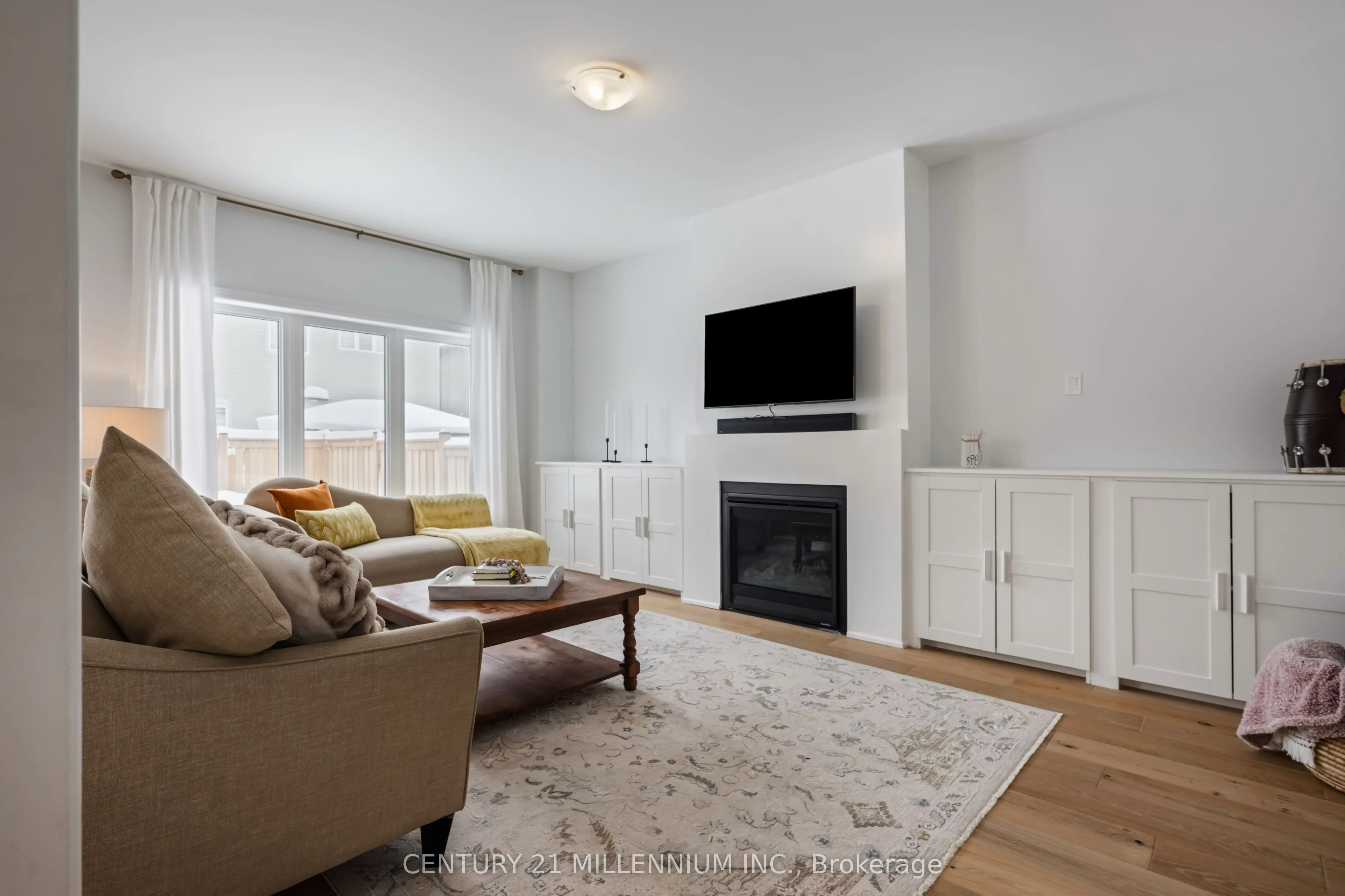 712 Gilmour Crescent