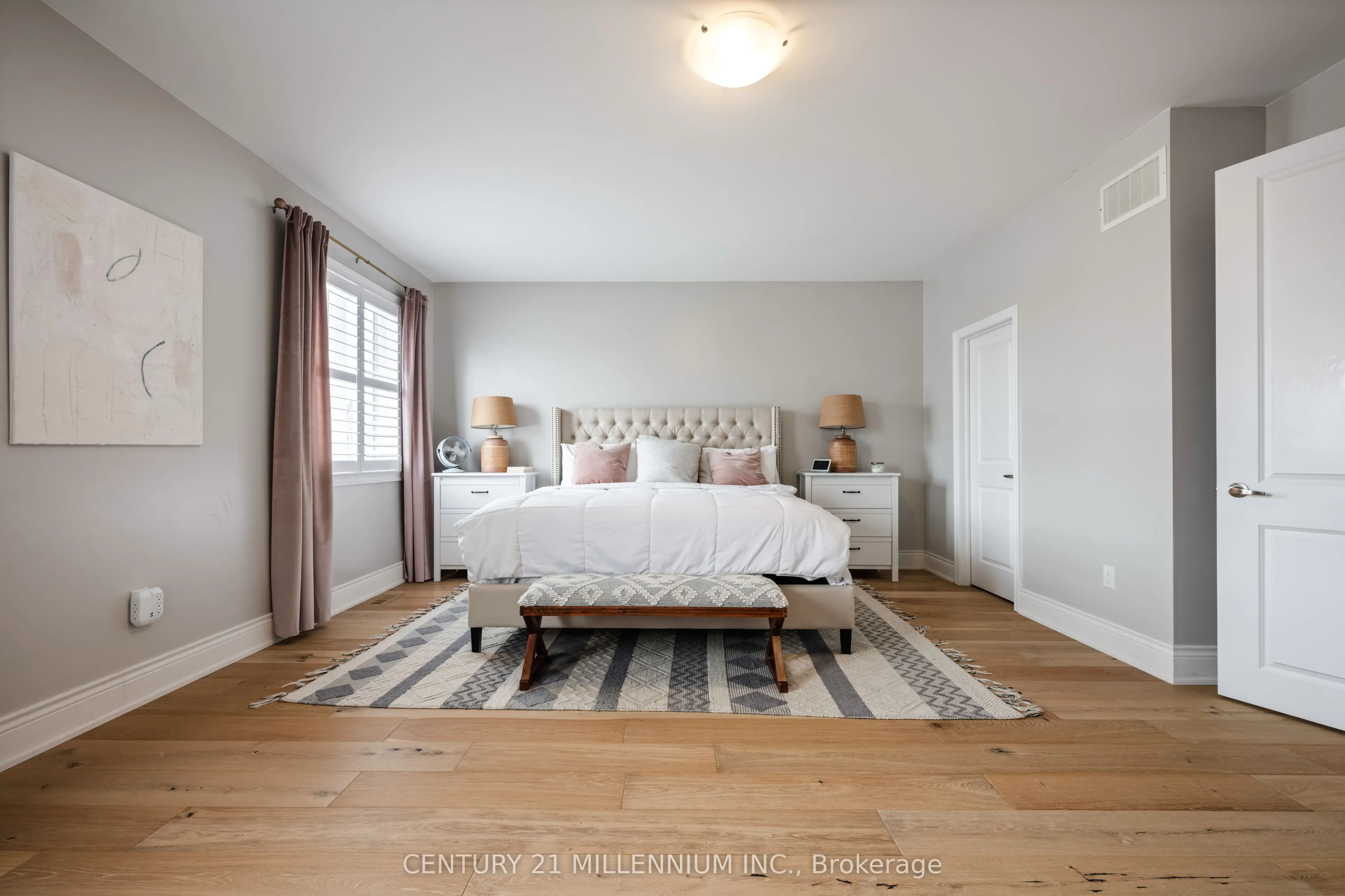 712 Gilmour Crescent