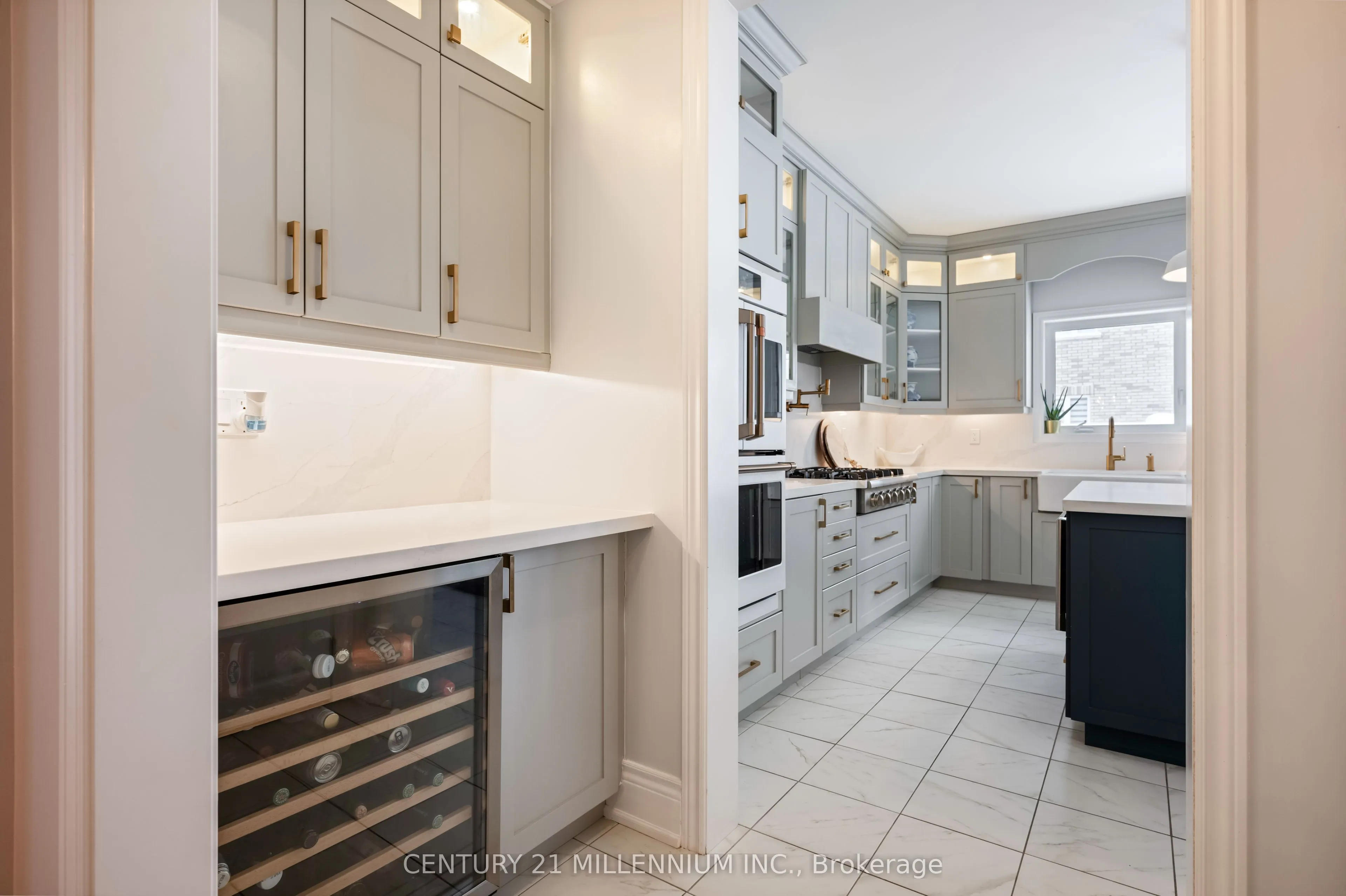 712 Gilmour Crescent