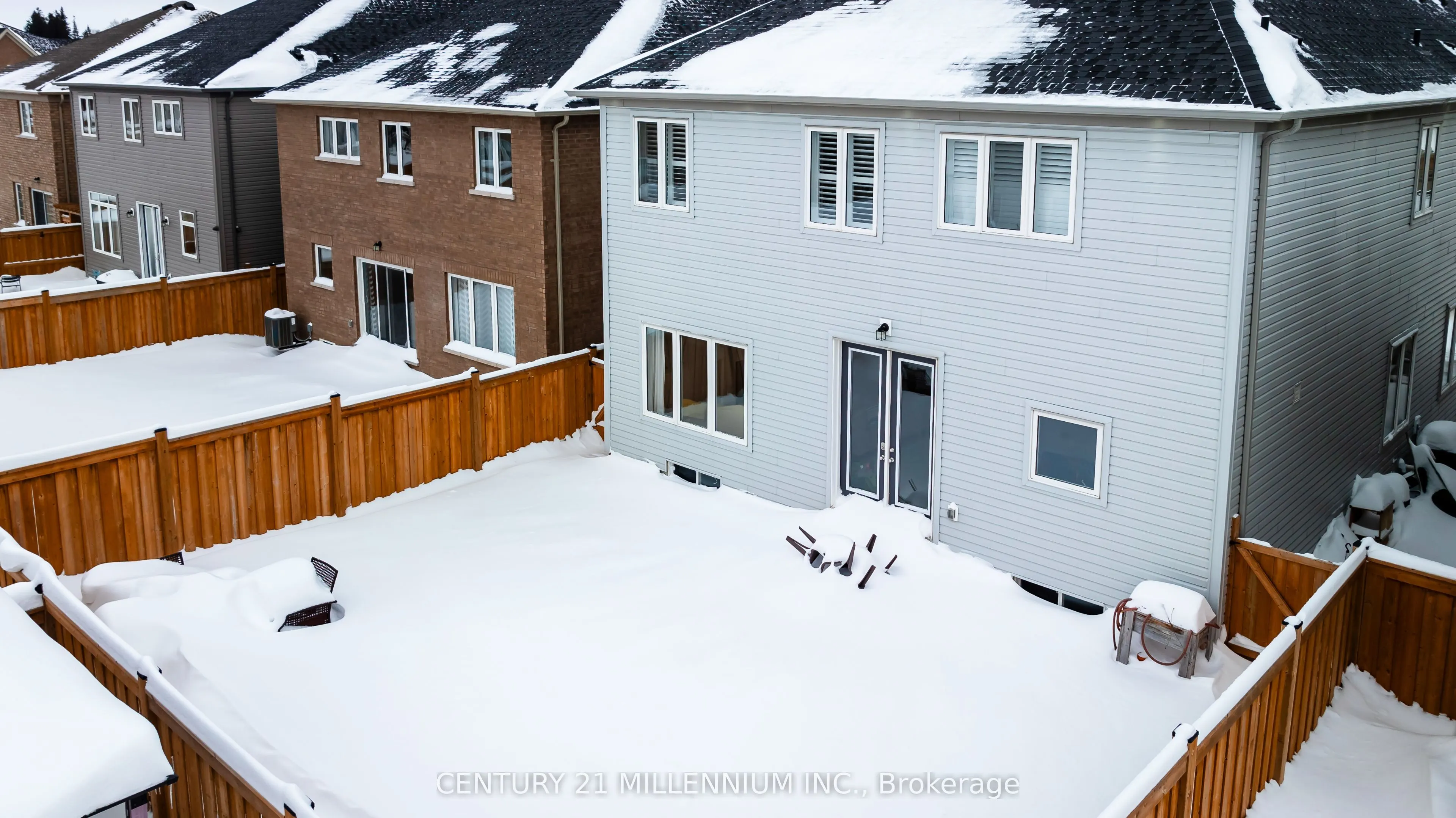 712 Gilmour Crescent
