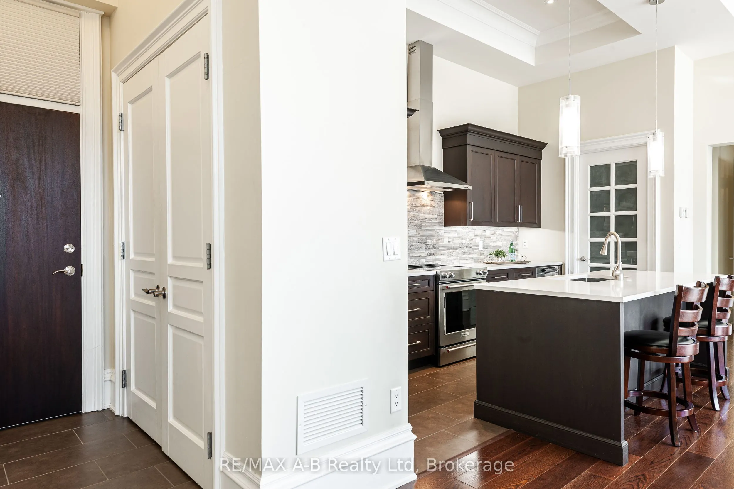 189 ELIZABETH Street, #2F