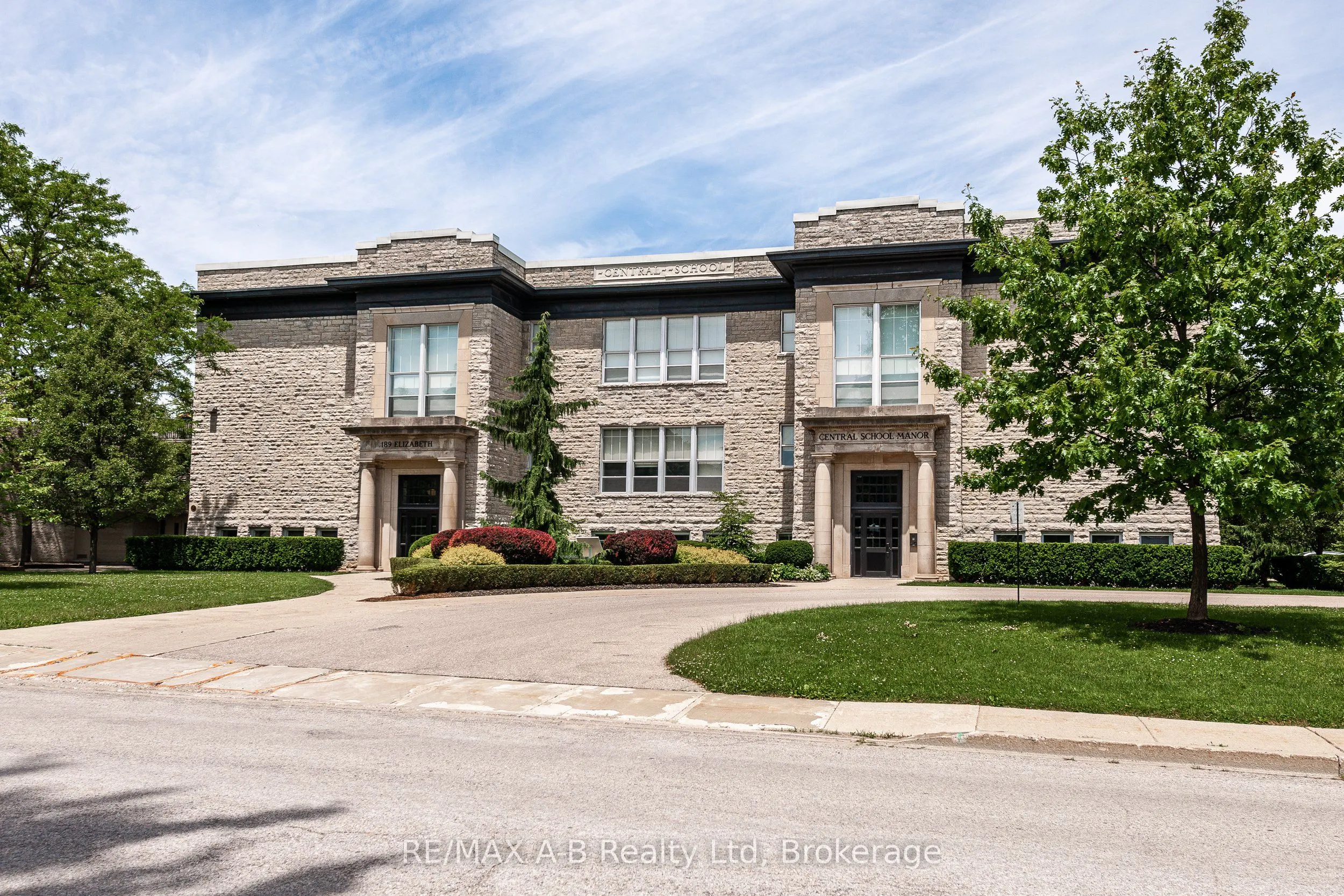 189 ELIZABETH Street, #2F