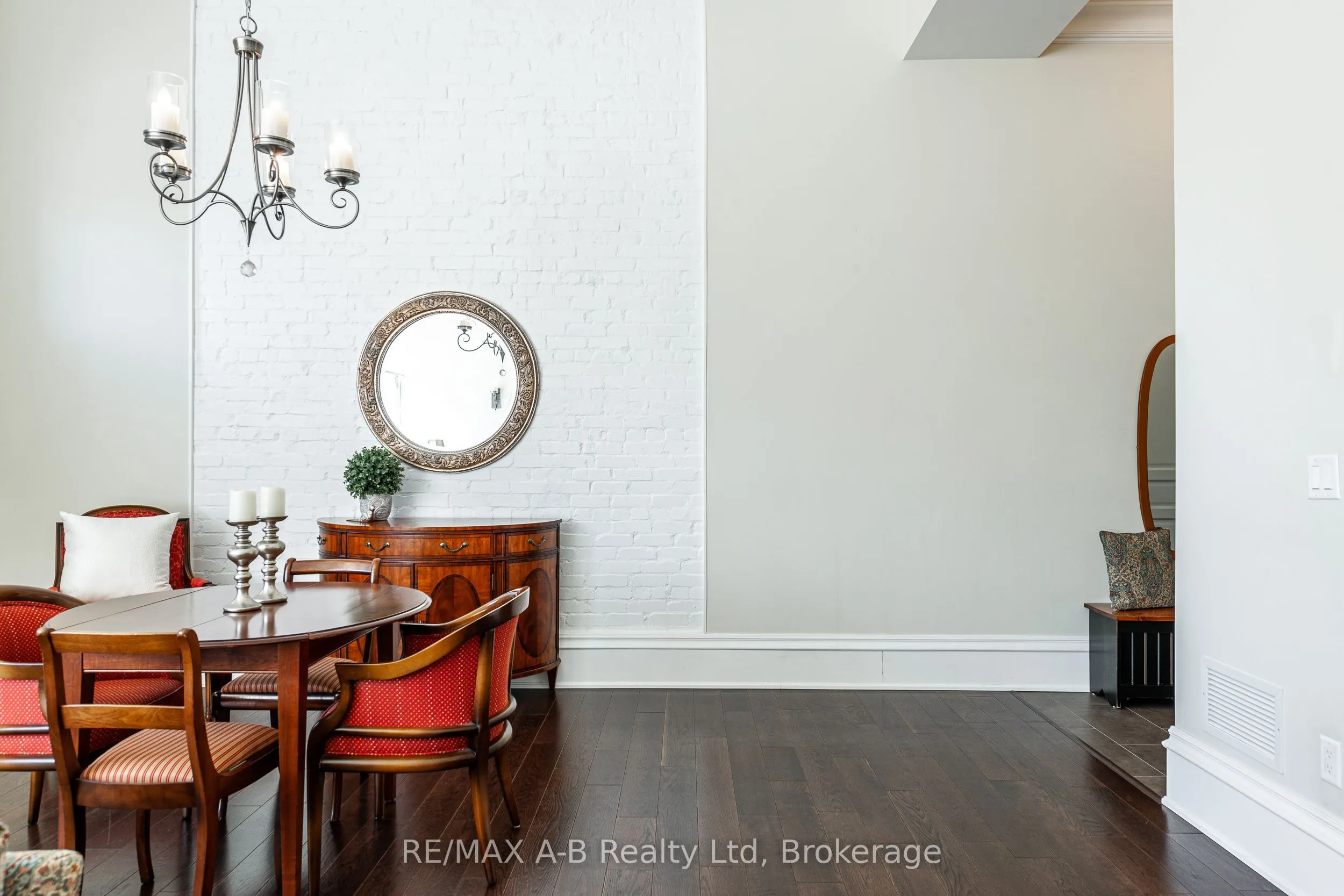 189 ELIZABETH Street, #2F
