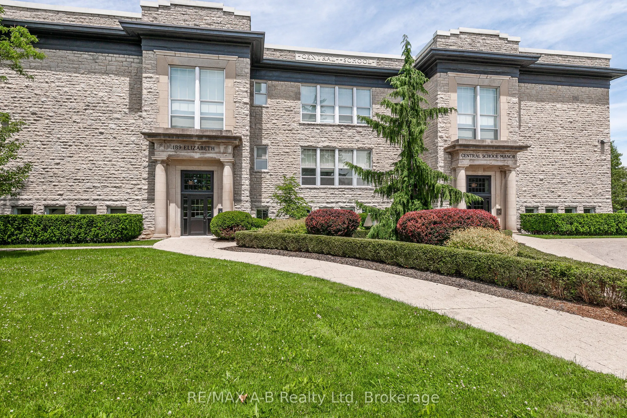 189 ELIZABETH Street, #2F