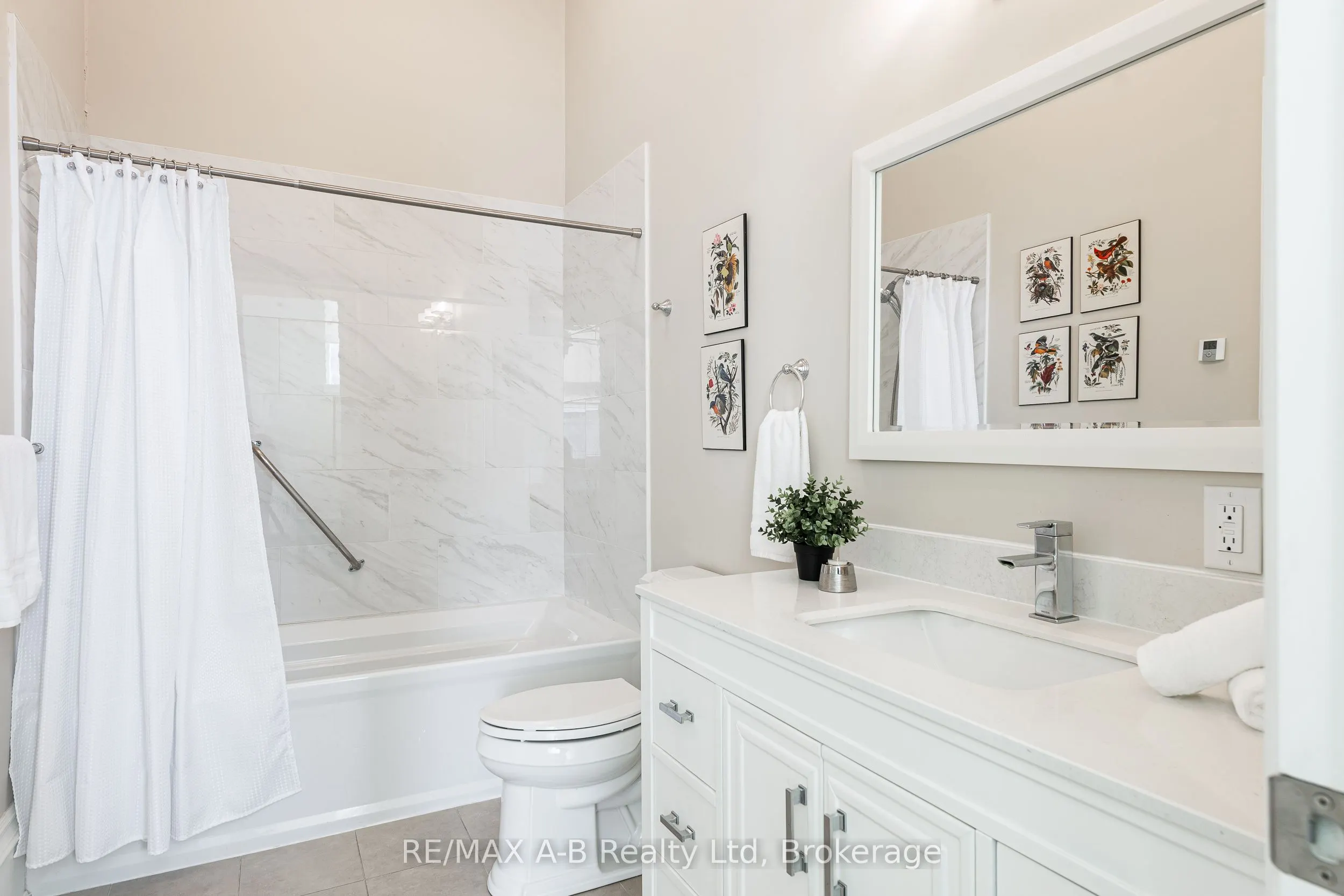189 ELIZABETH Street, #2F