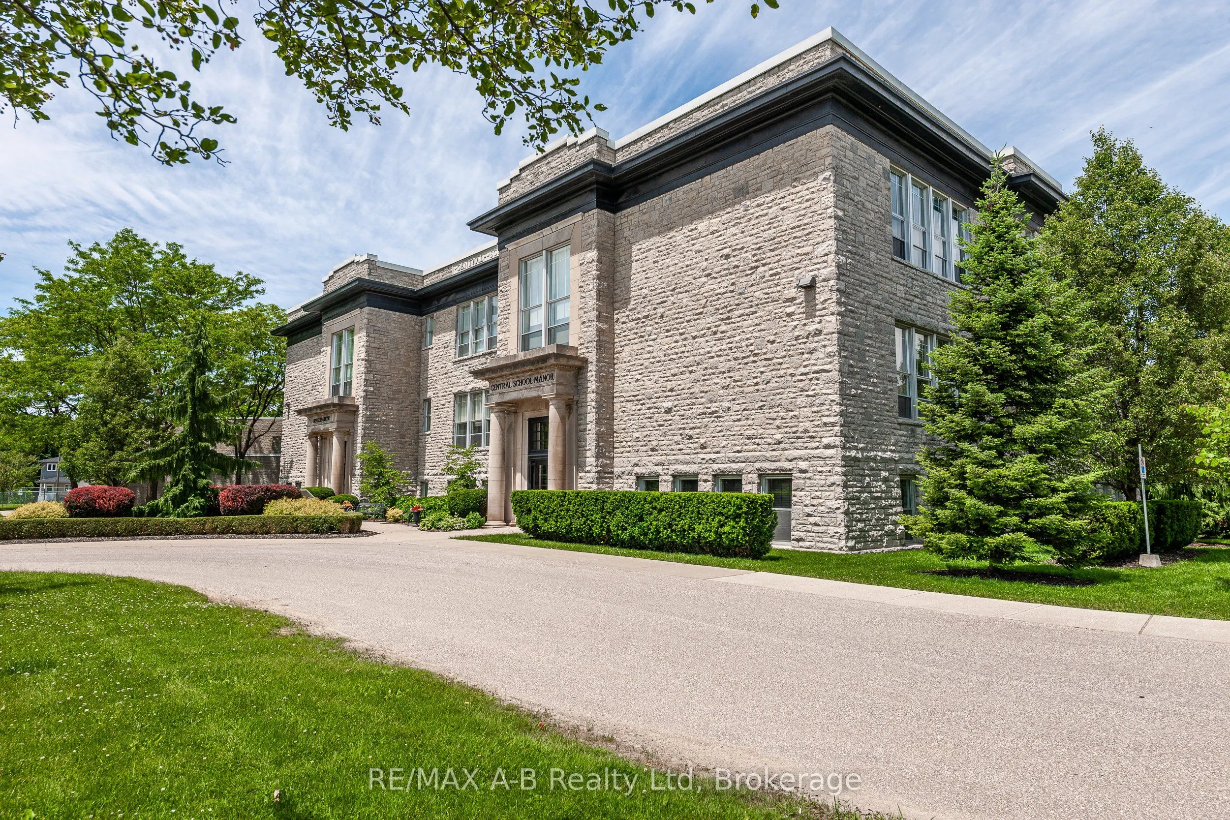 189 ELIZABETH Street, #2F