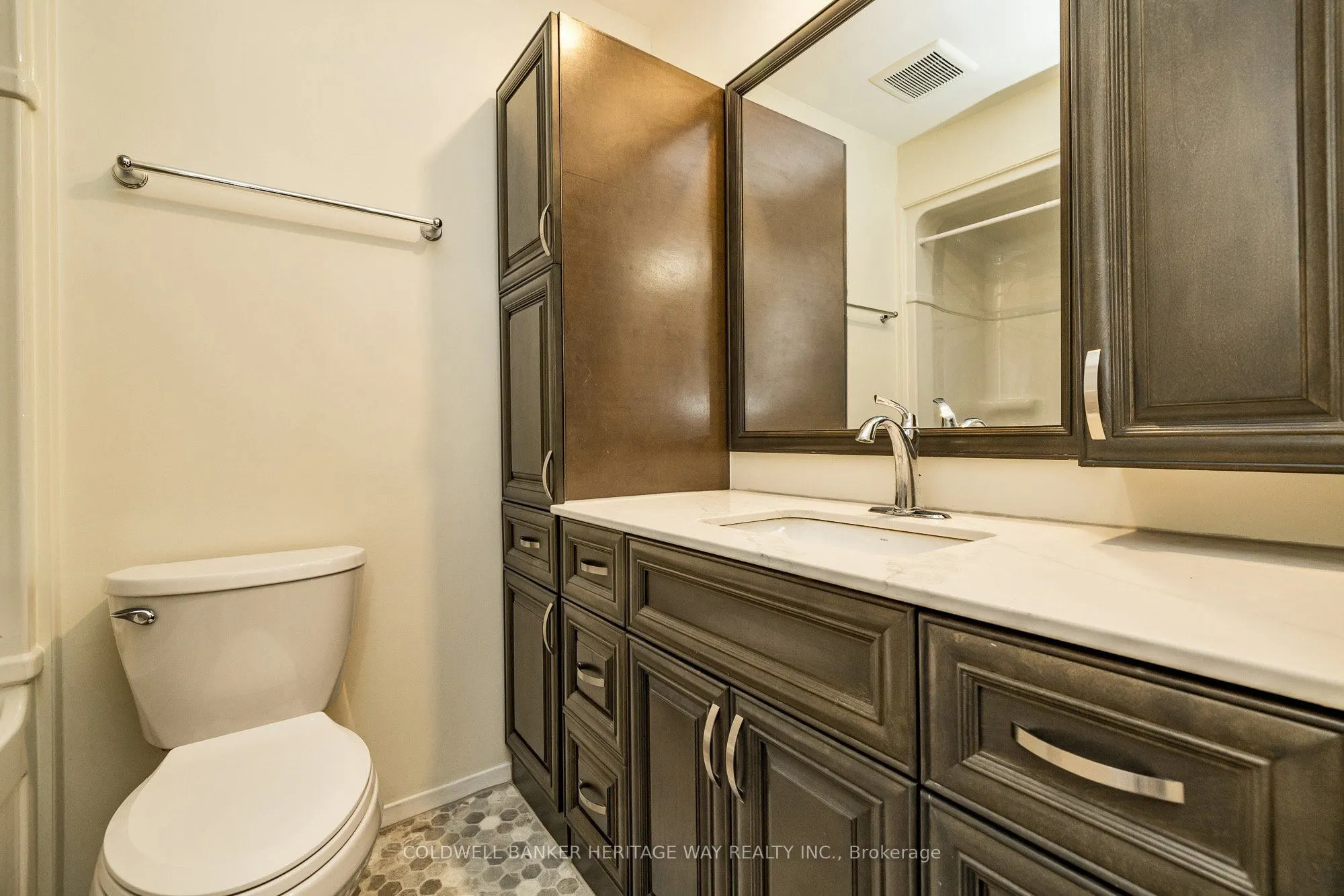 299 Thomas Street, #204