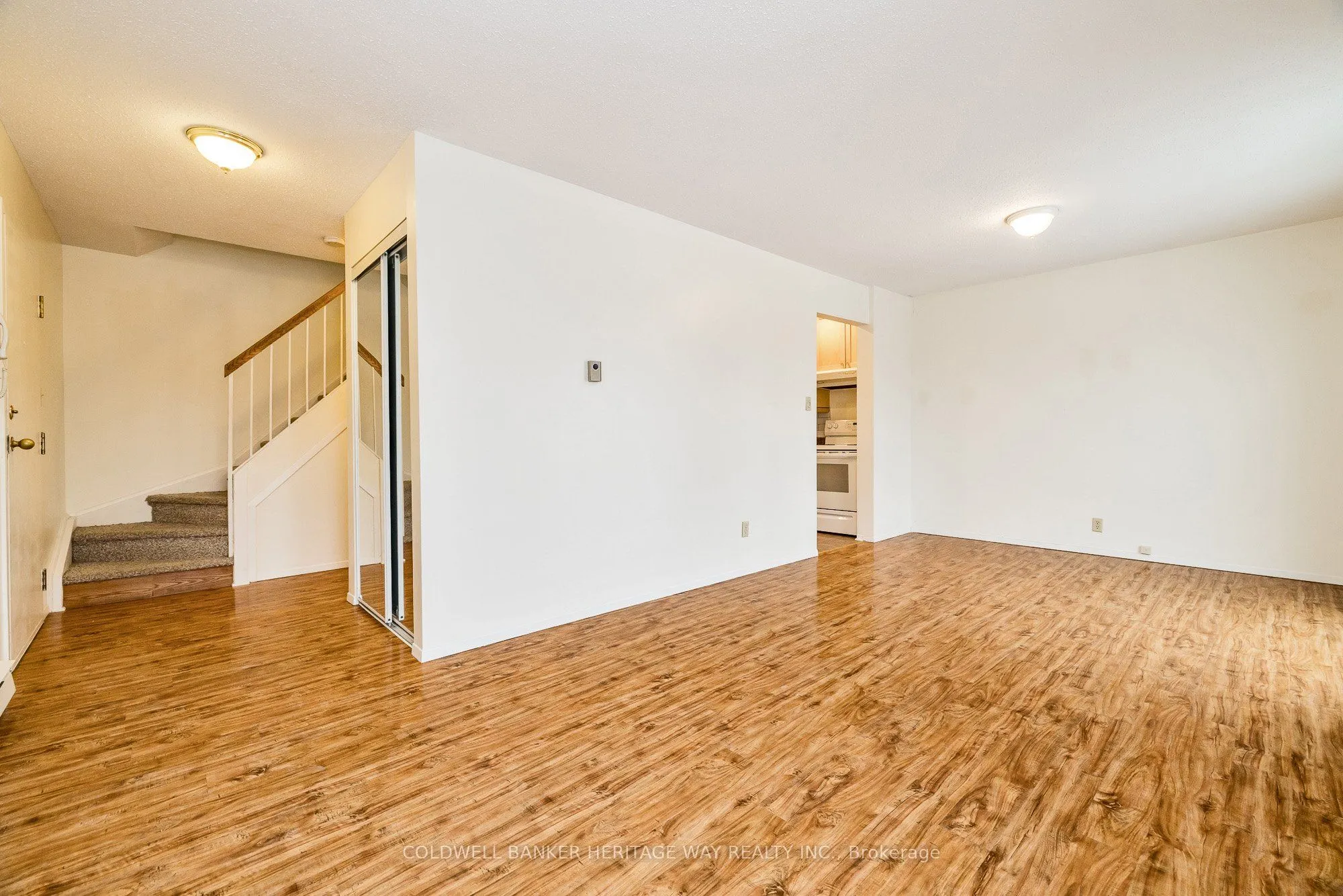 299 Thomas Street, #204