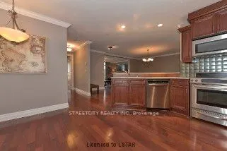 250 Pall Mall Street, #1306