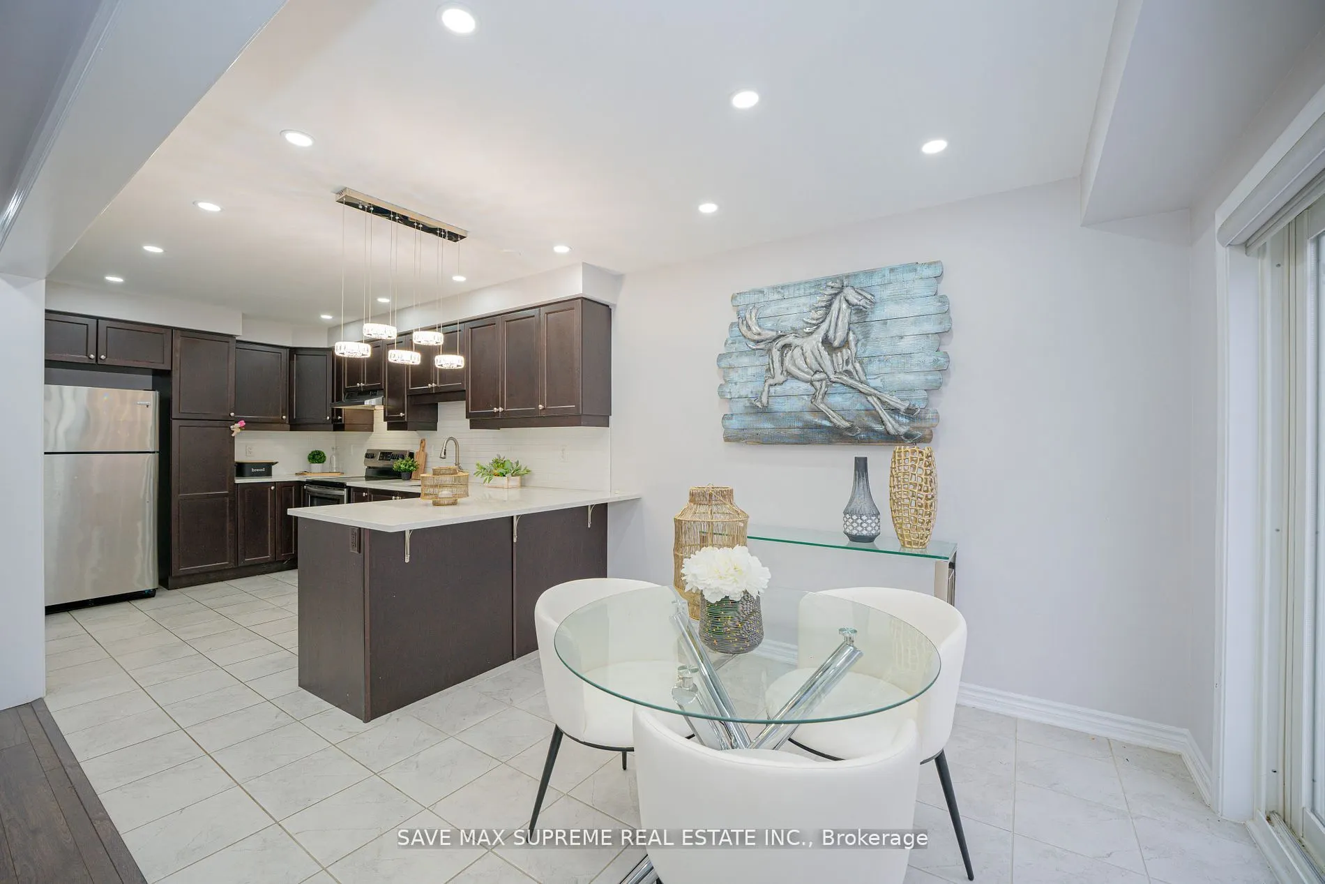 455 Guelph Avenue, #16