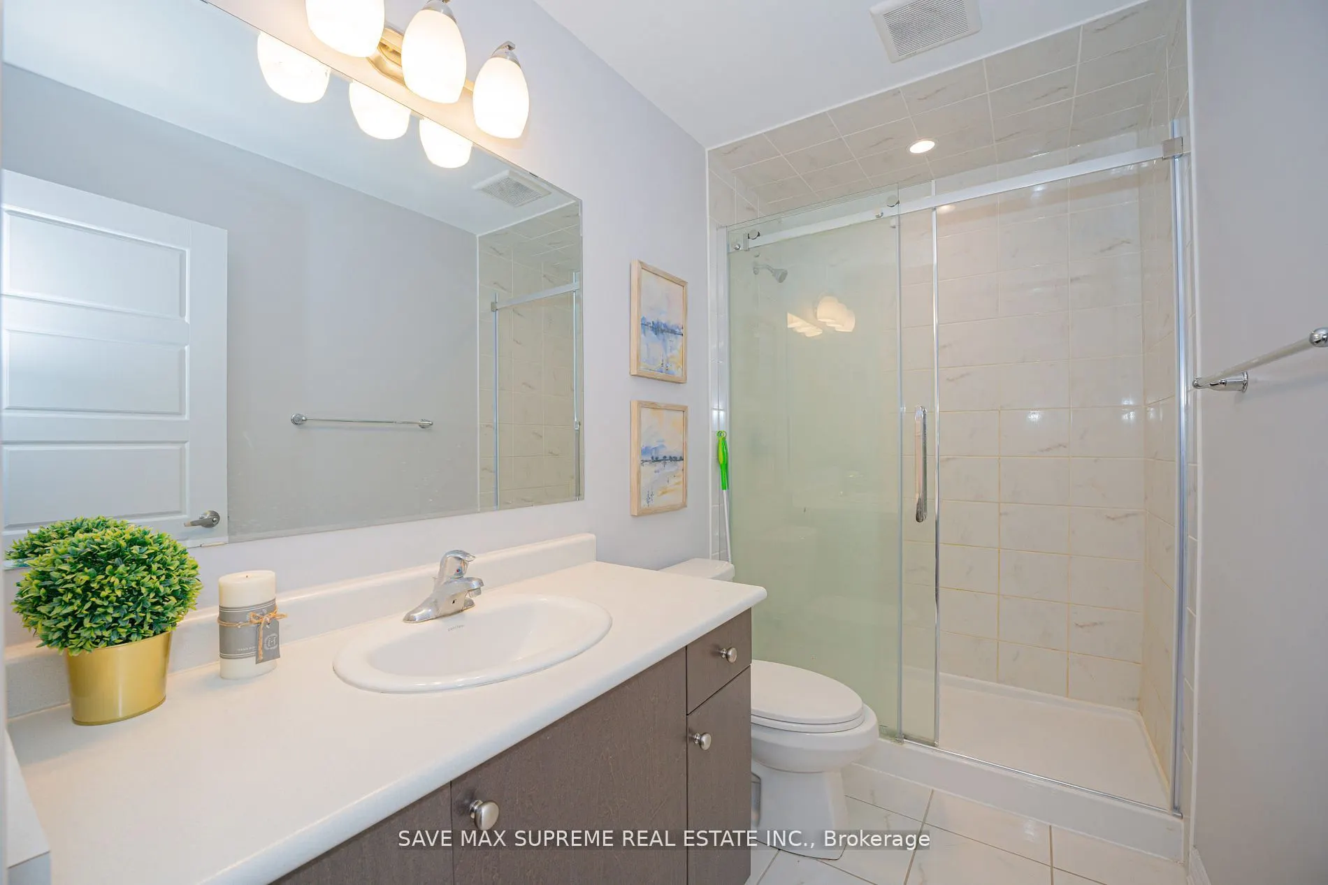 455 Guelph Avenue, #16