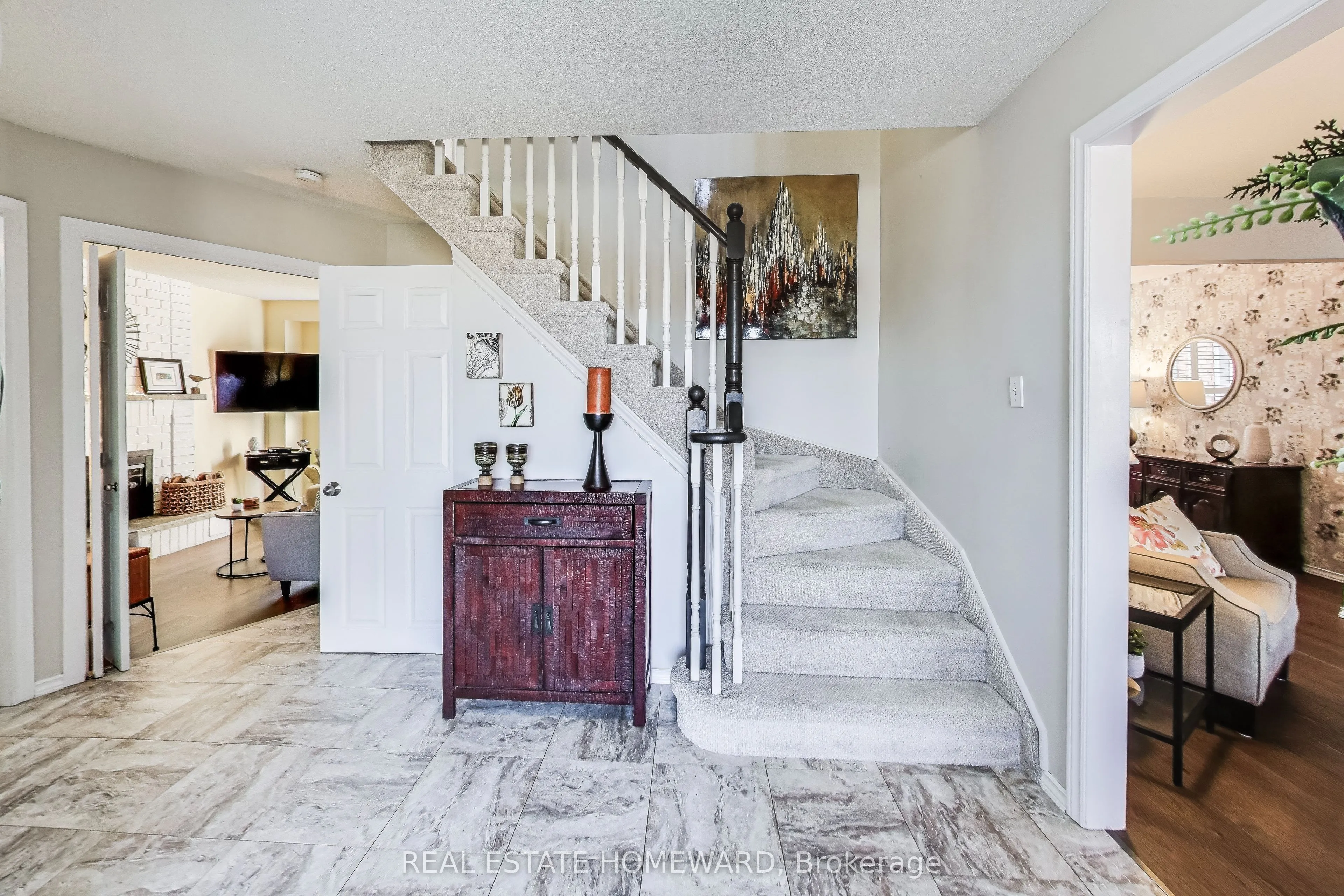 6 Hewson Drive